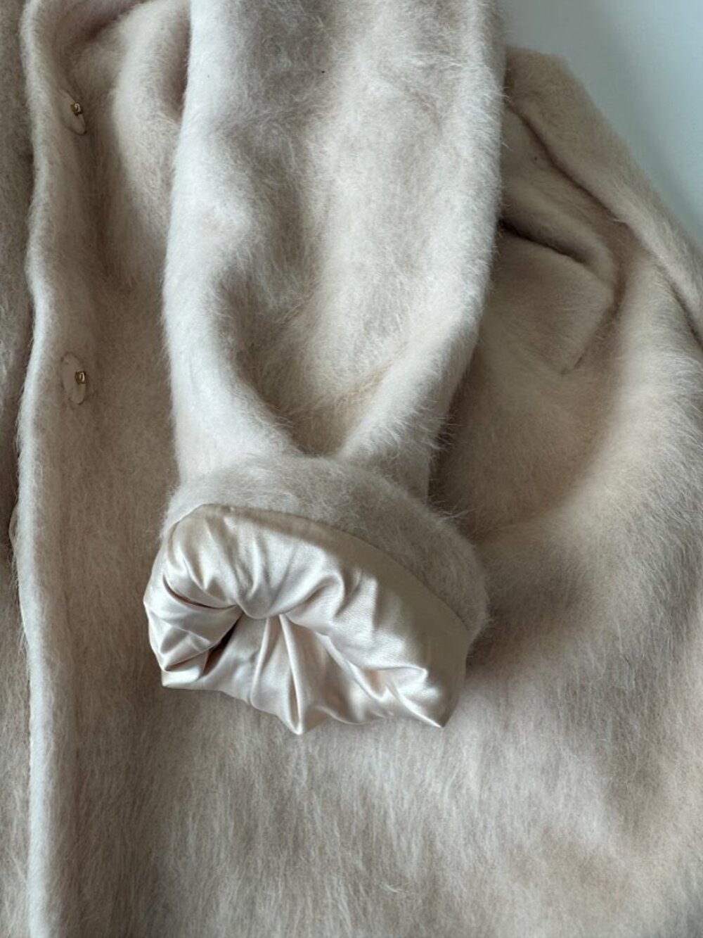 Isaac Mizrahi Live! Women's XL Cream Faux Fur Belted Long Coat - Picture 7 of 12
